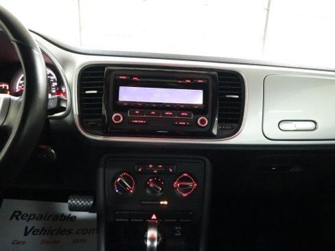 Used 2013 Volkswagen Beetle 2.5 image 12