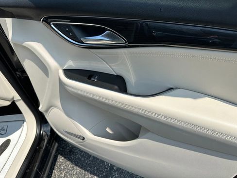 Used 2022 Buick Envision Essence w/ Technology Package I image 34