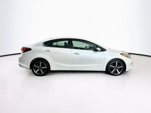 Used 2017 Kia Forte EX FWD image 10