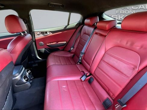 Used 2018 Kia Stinger GT2 image 26