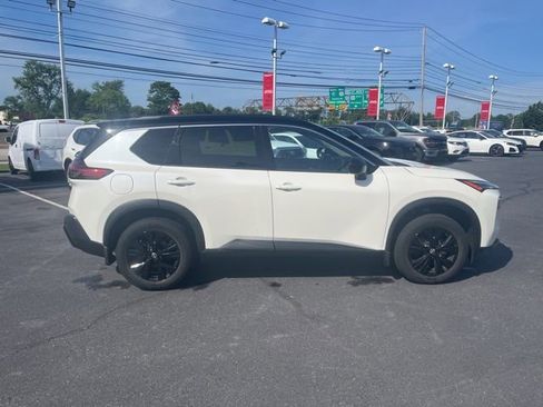 Certified 2023 Nissan Rogue SV w/ SV Premium B Package AWD/4WD image 8