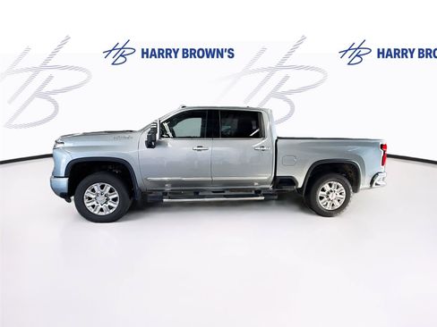 Used 2025 Chevrolet Silverado 3500 High Country AWD/4WD image 8