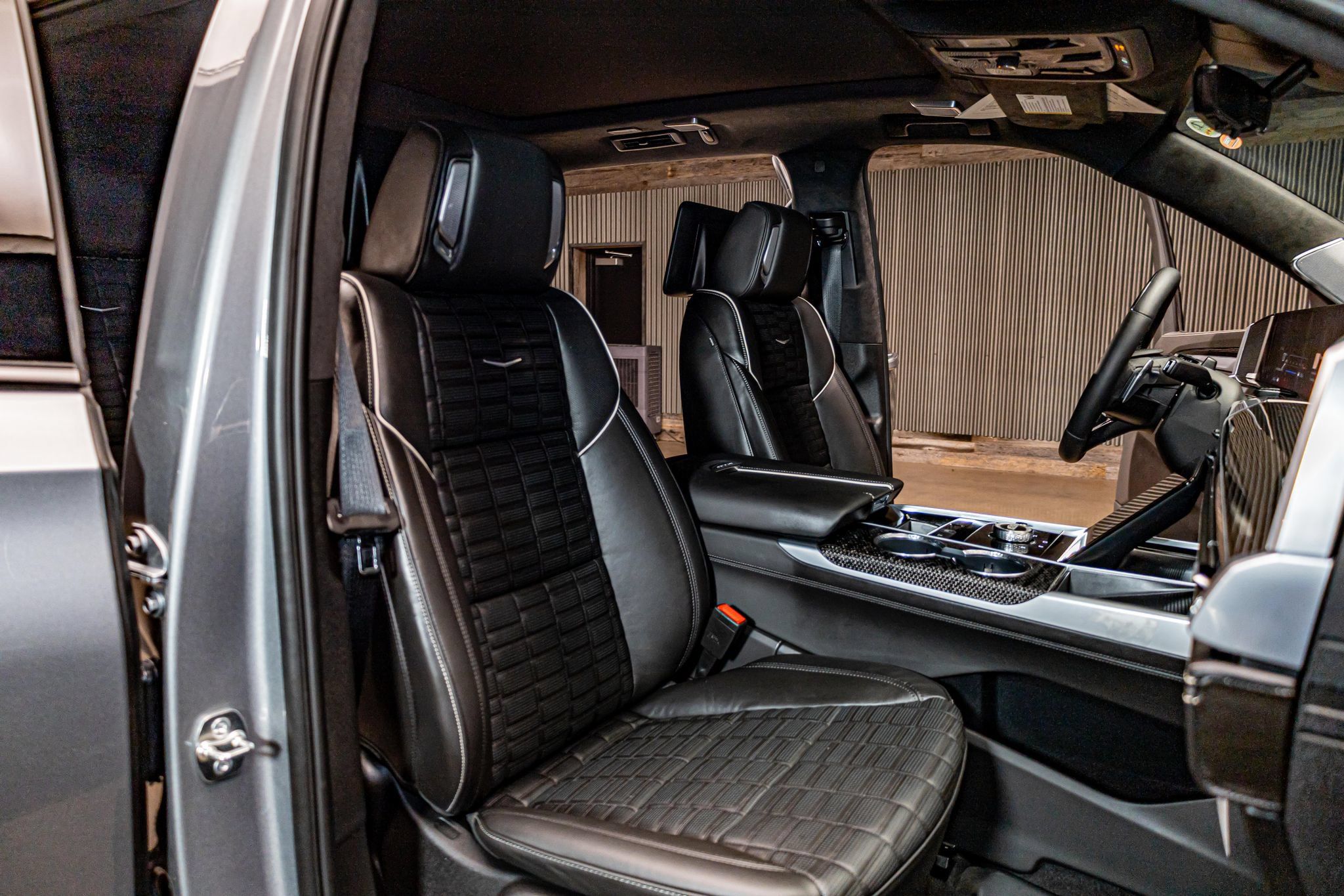 Used 2026 Cadillac Escalade V w/ LPO, ONYX Package AWD/4WD image 35
