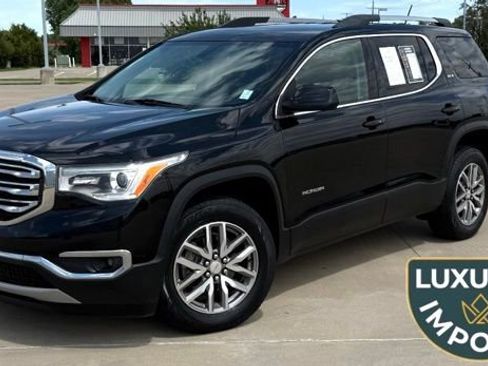 Used 2017 GMC Acadia SLE AWD/4WD image 1