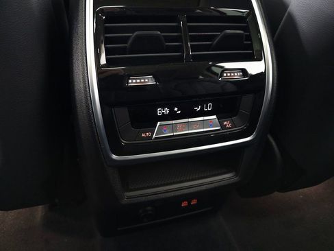 Used 2026 BMW X7 xDrive40i image 33