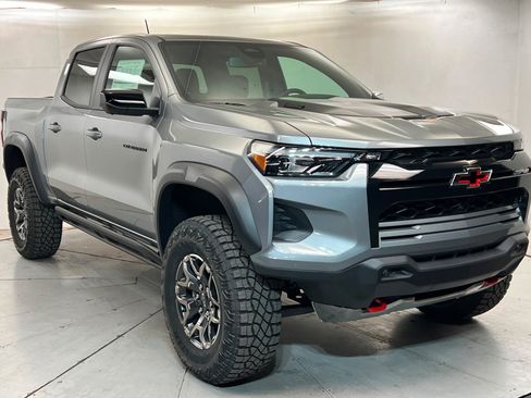 New 2026 Chevrolet Colorado ZR2 w/ Technology Package AWD/4WD image 8