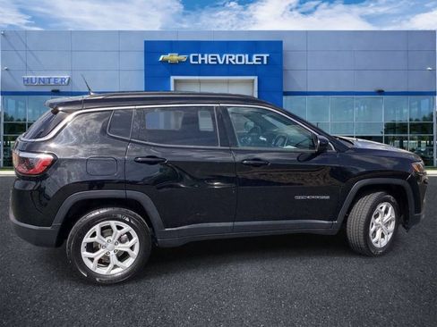 Used 2024 Jeep Compass Latitude AWD/4WD image 5