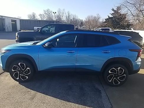 Certified 2025 Chevrolet Trax RS w/ Driver Confidence Package image 17