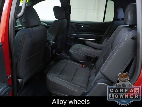 Used 2025 Chevrolet Traverse LT FWD image 15