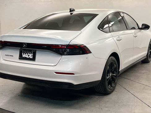 Used 2025 Honda Accord SE image 6