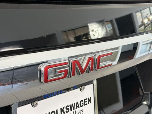 Used 2023 GMC Yukon XL SLT w/ SLT Premium Package RWD image 35