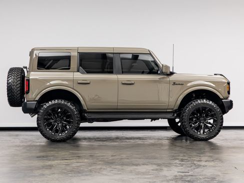 Used 2025 Ford Bronco Outer Banks AWD/4WD image 21