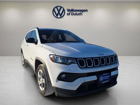 Used 2024 Jeep Compass Latitude image 7