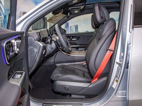 Certified 2025 Mercedes-Benz GLC 43 AMG 4MATIC image 21