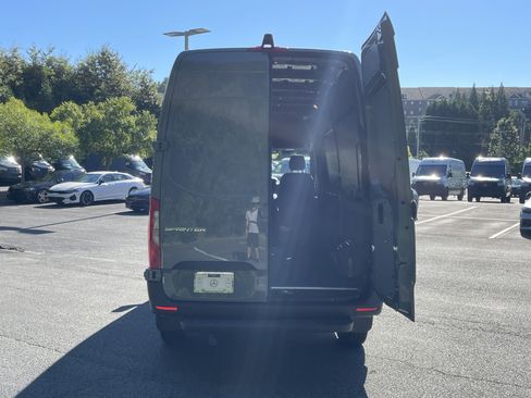 New 2025 Mercedes-Benz Sprinter 2500 image 12