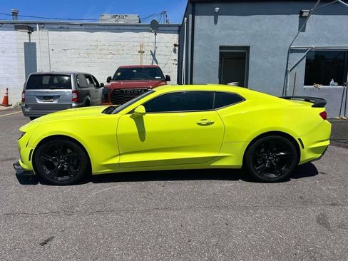 Used 2021 Chevrolet Camaro LT RWD image 9