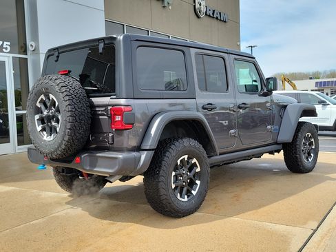 Used 2025 Jeep Wrangler Unlimited Rubicon 4xe w/ Convenience Group AWD/4WD image 4