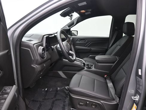 Used 2025 Chevrolet Colorado Trail Boss AWD/4WD image 13