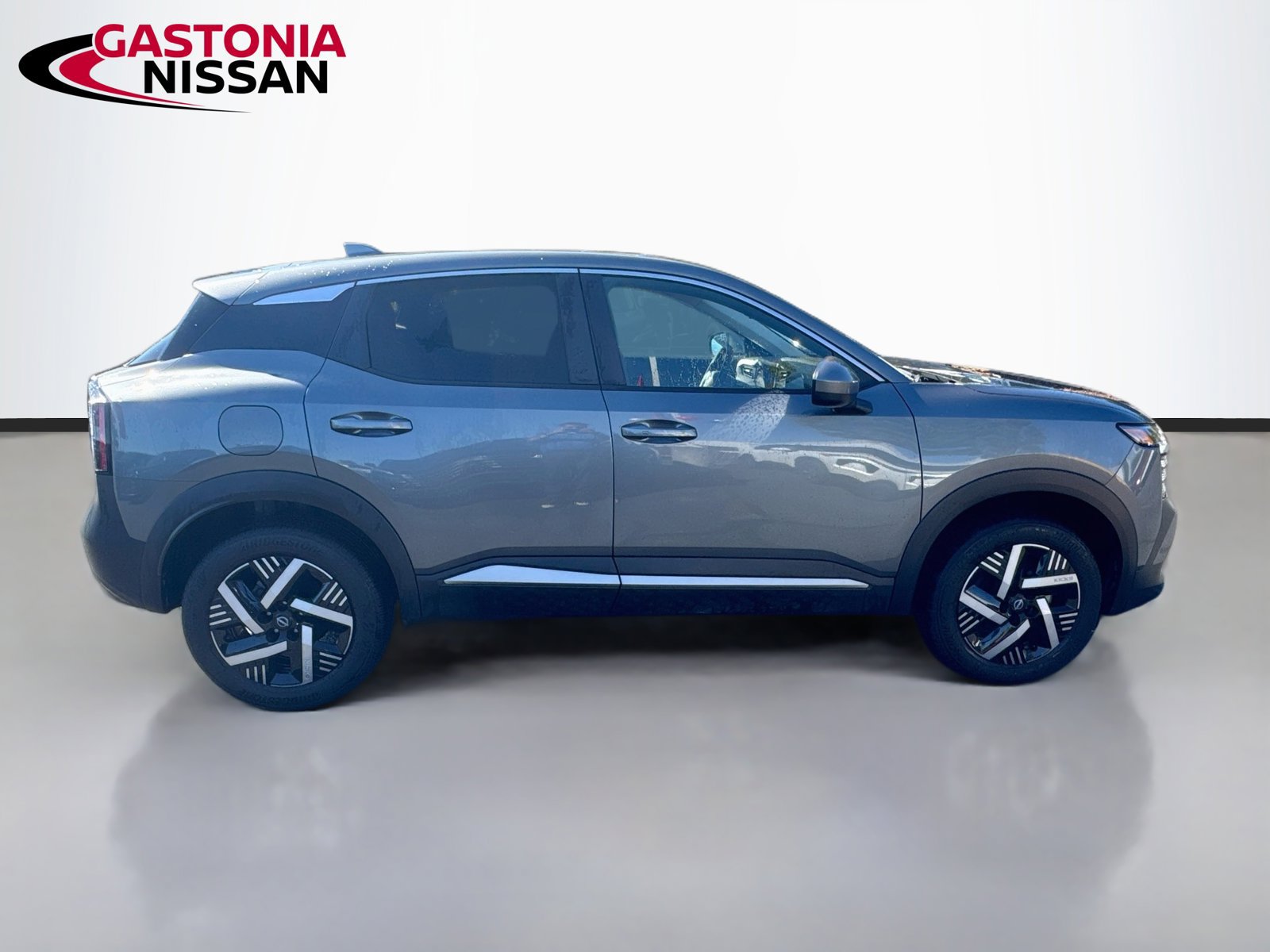 Used 2025 Nissan Kicks SV FWD image 10