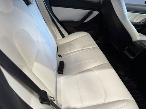 Used 2018 Tesla Model 3 Mid Range image 8