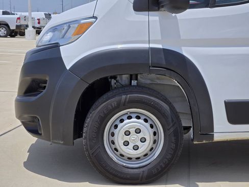 Used 2025 RAM ProMaster 2500 w/ Convenience Group FWD image 8