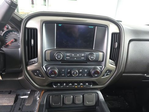 Used 2018 Chevrolet Silverado 1500 High Country image 31