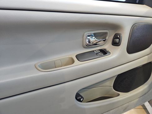 Used 2002 Volvo C70 HT image 11