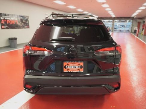 Certified 2024 Toyota Corolla Cross XSE image 5