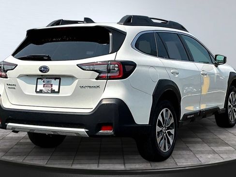 Used 2025 Subaru Outback Limited AWD/4WD image 6