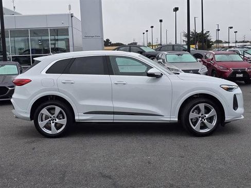 Used 2025 Audi Q5 Premium Plus image 38