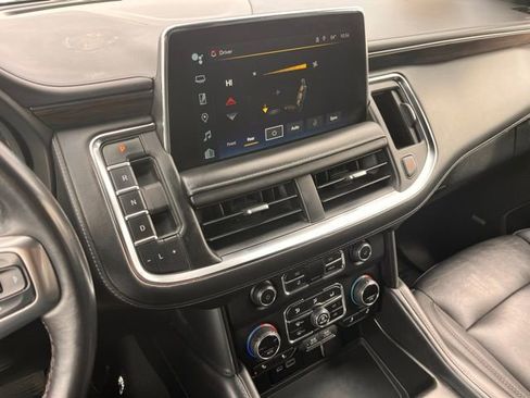 Used 2022 Chevrolet Suburban LT image 15