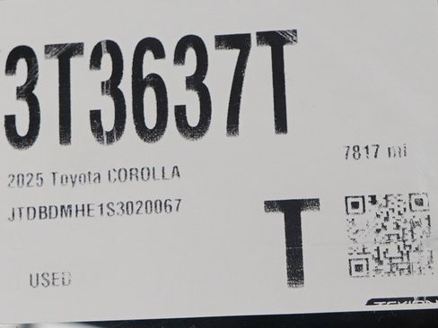 Used 2025 Toyota Corolla LE image 26