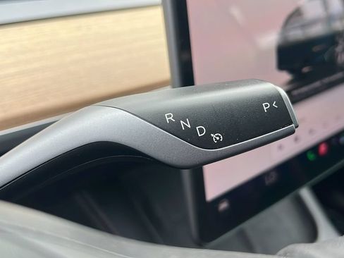 Used 2023 Tesla Model Y Long Range AWD/4WD image 14