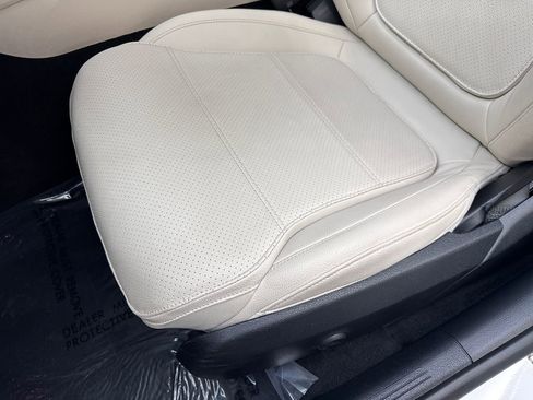 Used 2025 Mercedes-Benz C 300 Sedan image 27