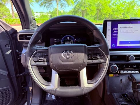 Used 2025 Toyota 4Runner TRD Off-Road Premium AWD/4WD image 19