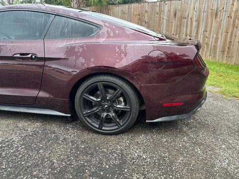 Used 2018 Ford Mustang GT w/ Equipment Group 301A RWD image 14
