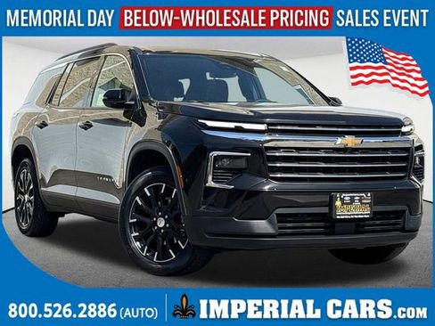 Used 2025 Chevrolet Traverse LT w/ Sun and Wheel Package AWD/4WD image 1