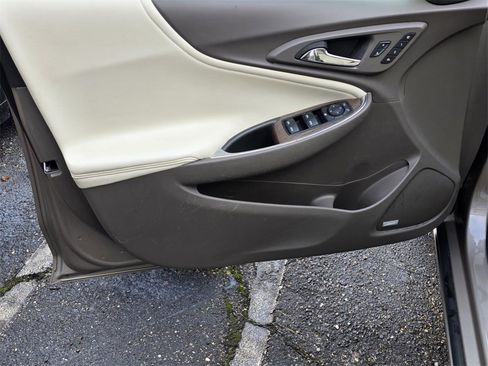 Used 2024 Chevrolet Malibu LT image 30