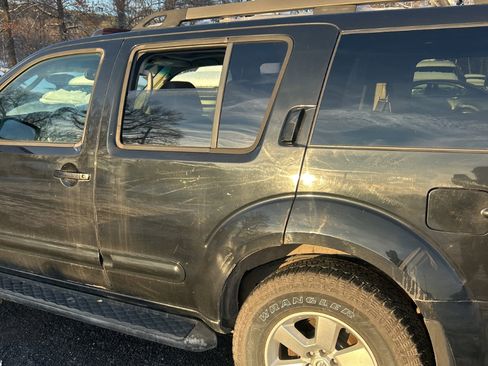 Used 2008 Nissan Pathfinder SE w/ Premium Pkg image 7