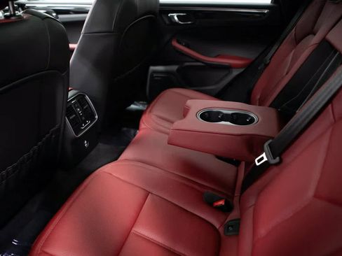Certified 2025 Porsche Macan image 29