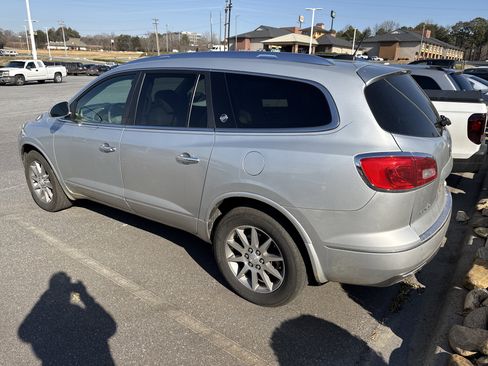 Used 2016 Buick Enclave Leather image 8