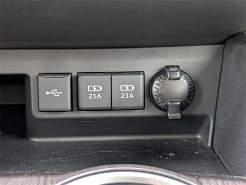 Used 2021 Toyota Highlander Platinum image 26