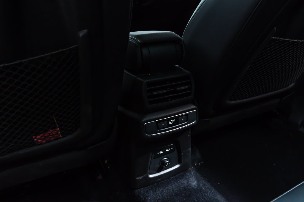 Used 2023 Audi Q4 e-tron Premium Plus AWD/4WD image 27