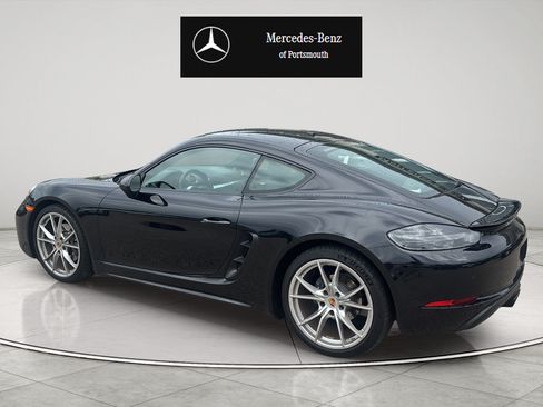 Used 2024 Porsche 718 Cayman RWD image 3