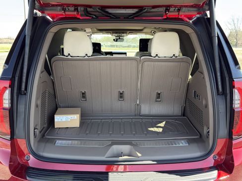 New 2026 GMC Yukon Denali image 9