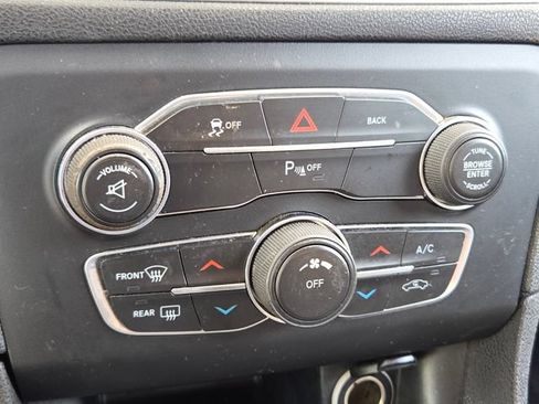 Used 2015 Dodge Charger SE w/ Sport Appearance Group RWD image 25