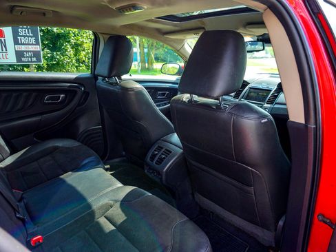 Used 2010 Ford Taurus SHO image 25
