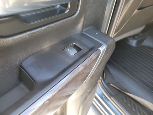 Used 2020 Chevrolet Silverado 2500 LTZ w/ LTZ Texas Edition image 17