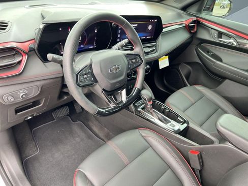 Certified 2025 Chevrolet TrailBlazer RS w/ Convenience Package image 4