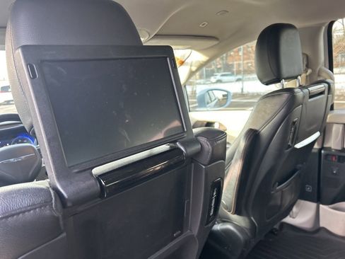 Used 2018 Chrysler Pacifica Touring-L Plus image 15